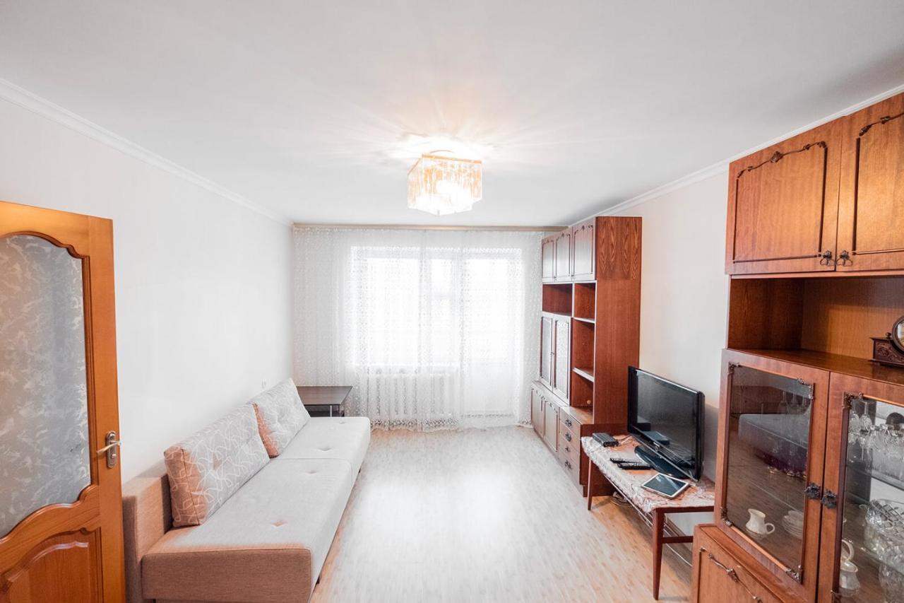 Apartment on Polevaya 44/12 Bohuslav Bagian luar foto