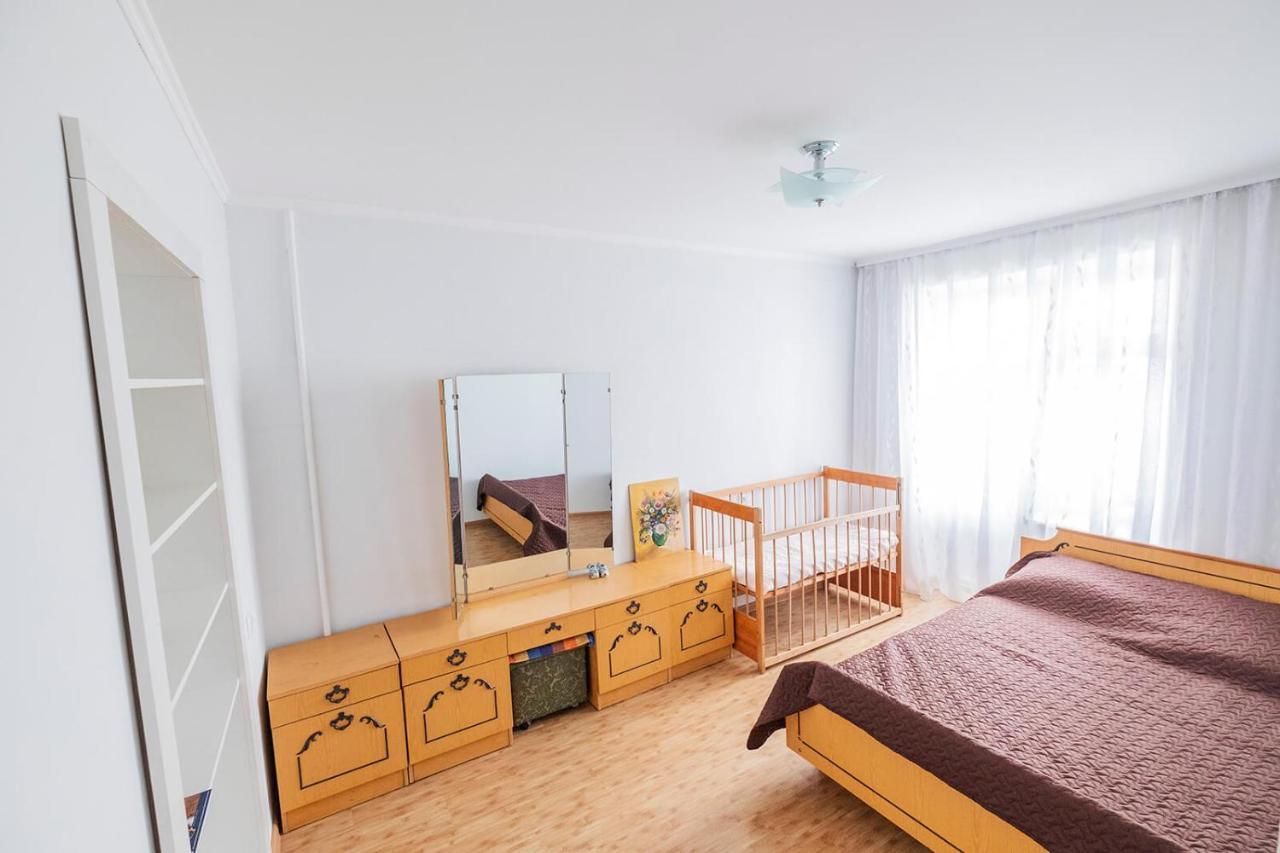 Apartment on Polevaya 44/12 Bohuslav Bagian luar foto