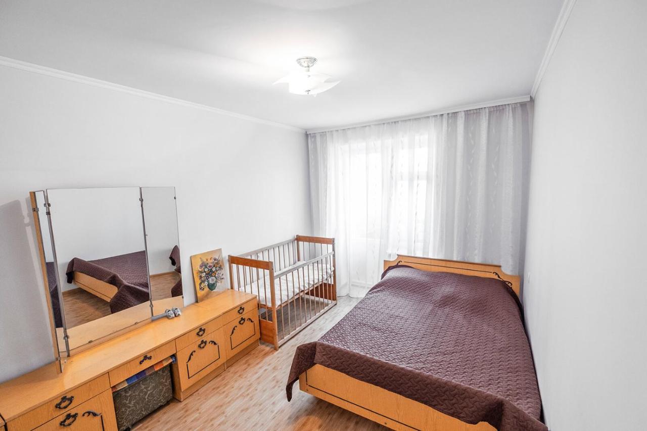 Apartment on Polevaya 44/12 Bohuslav Bagian luar foto