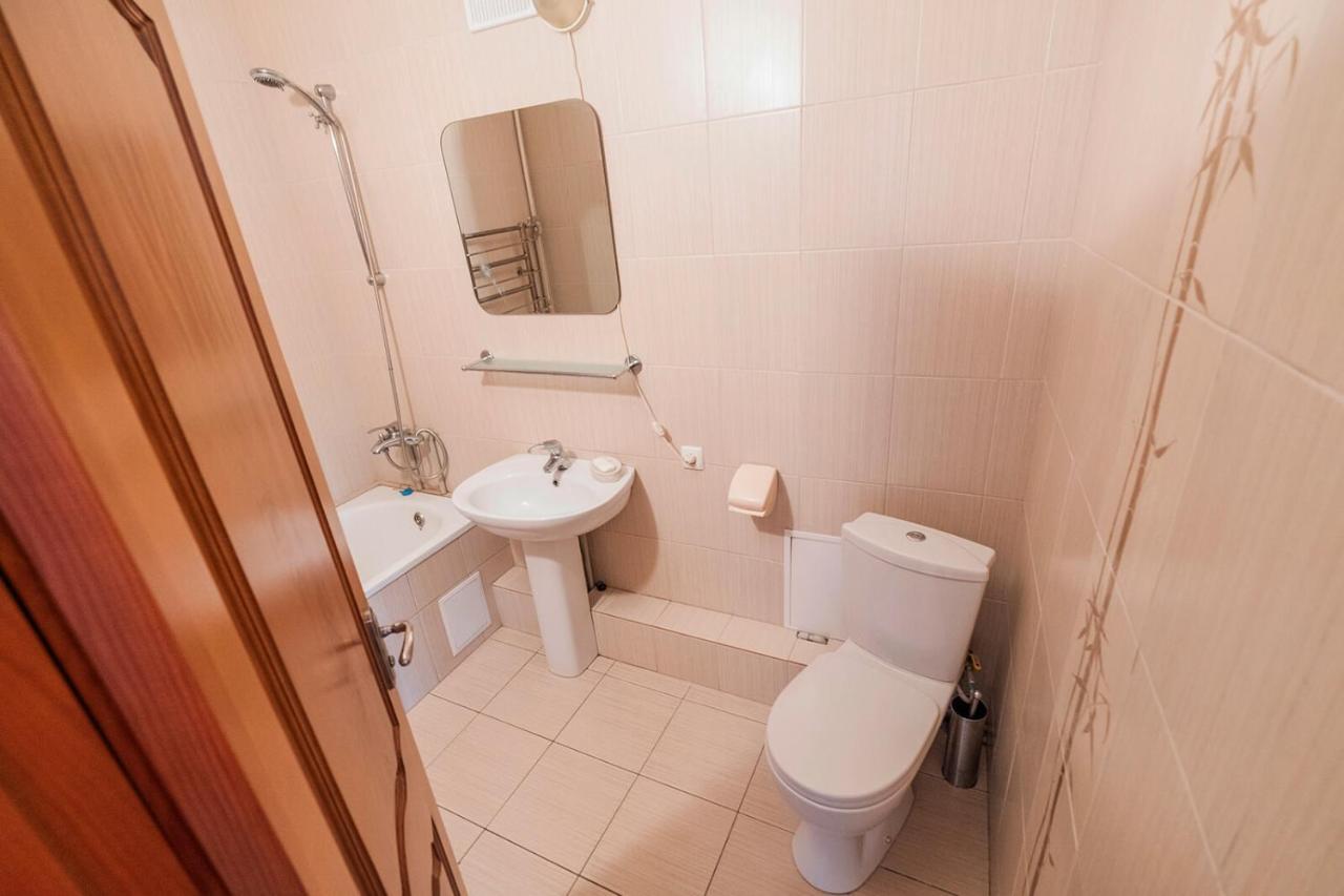 Apartment on Polevaya 44/12 Bohuslav Bagian luar foto