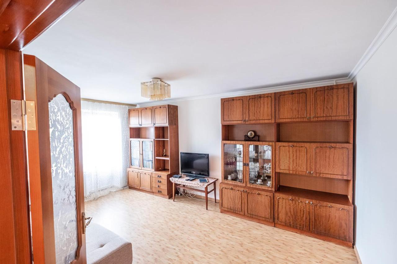 Apartment on Polevaya 44/12 Bohuslav Bagian luar foto