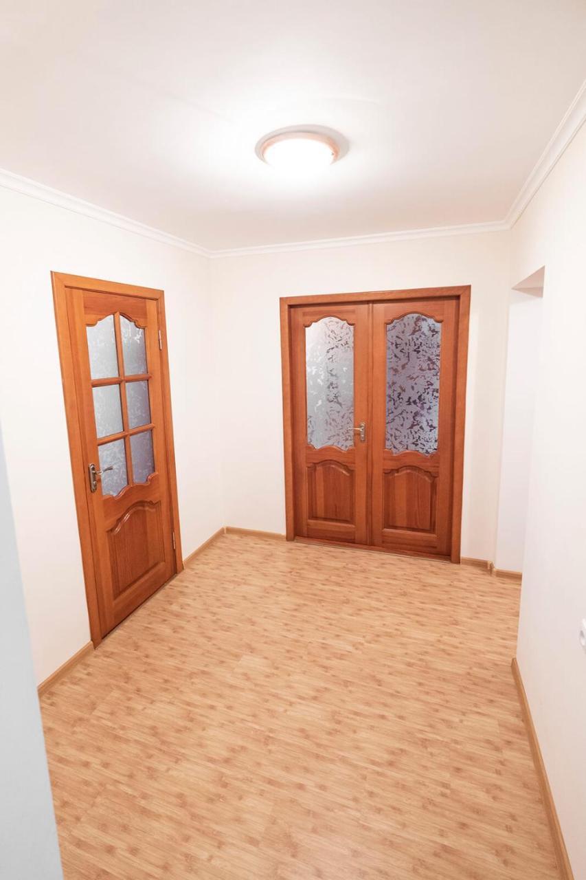 Apartment on Polevaya 44/12 Bohuslav Bagian luar foto