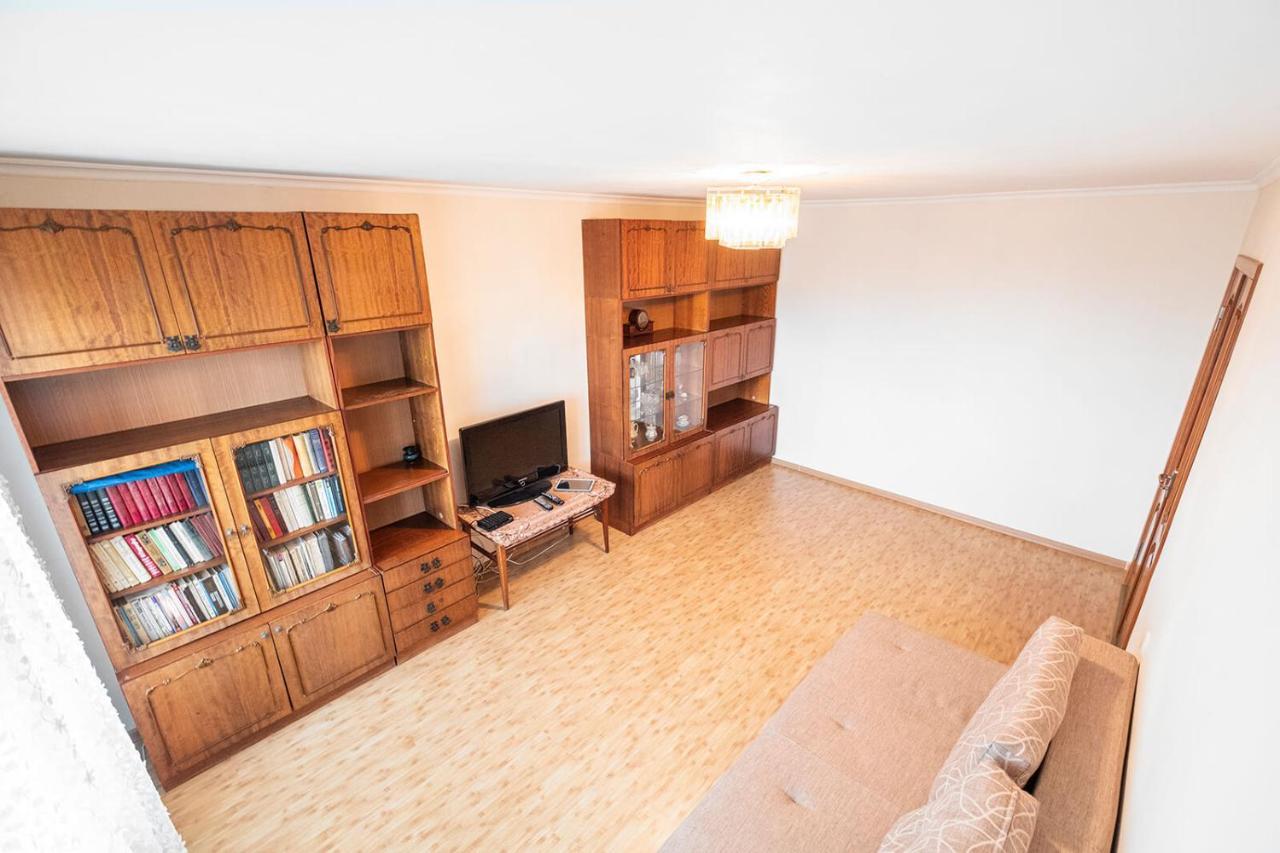 Apartment on Polevaya 44/12 Bohuslav Bagian luar foto