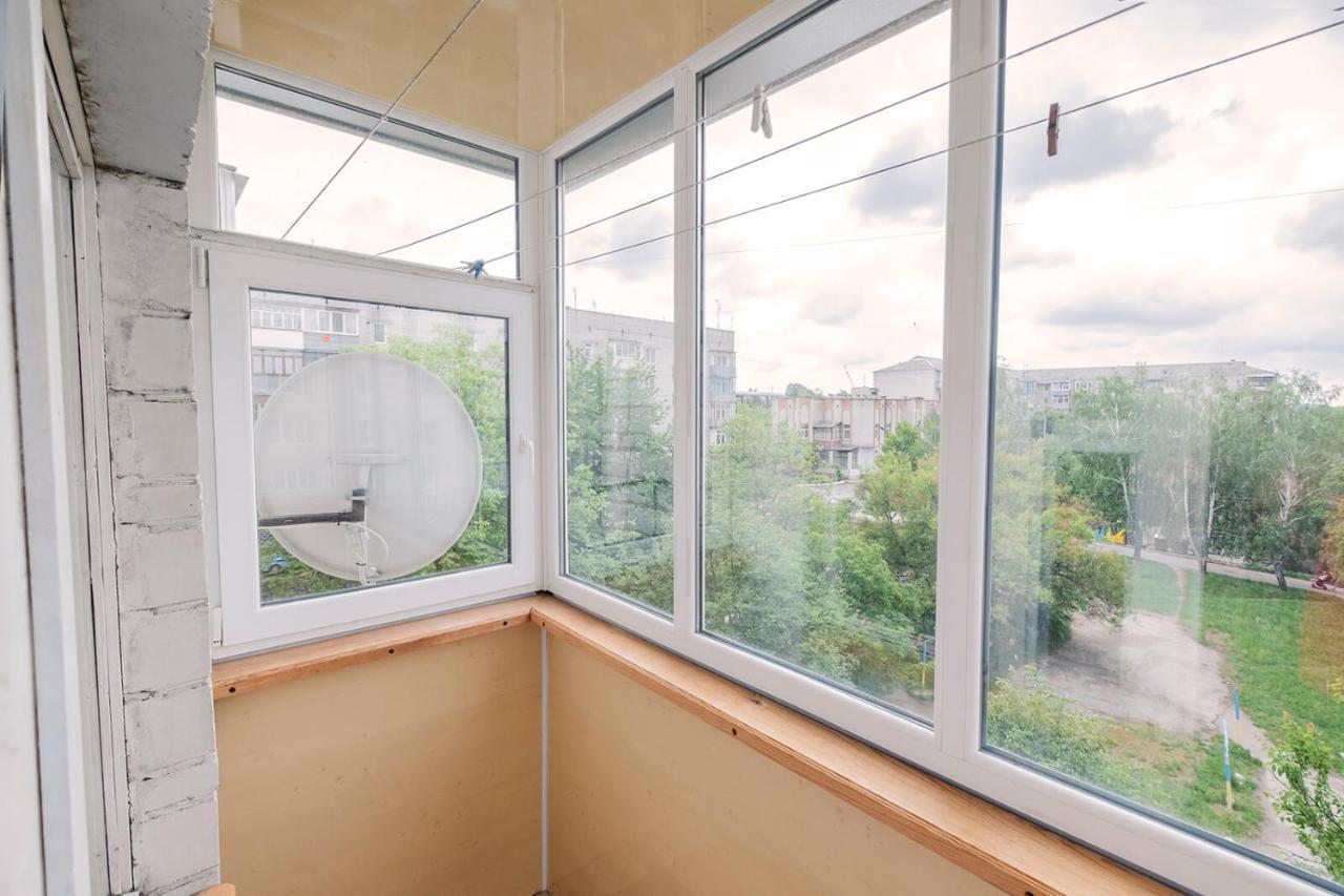 Apartment on Polevaya 44/12 Bohuslav Bagian luar foto